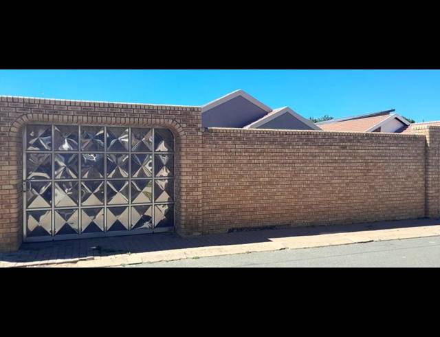 3 BEDROOM HOUSE FOR SALE IN PIMVILLE